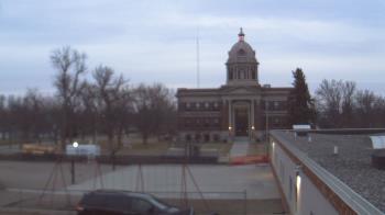 Weather camera view of Ellendale HS.