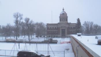 Weather camera view of Ellendale HS.