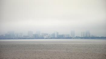Weather camera view of Florida Yacht Club.