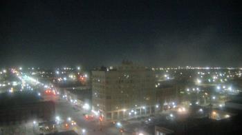 Weather camera view of First National Bank-Hutchinson.