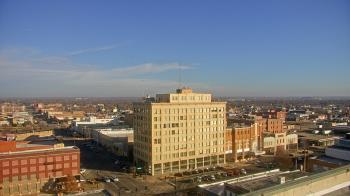 Weather camera view of First National Bank-Hutchinson.
