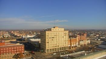Weather camera view of First National Bank-Hutchinson.
