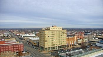 Weather camera view of First National Bank-Hutchinson.