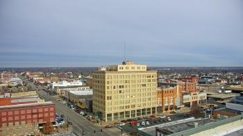 Weather camera view of First National Bank-Hutchinson.