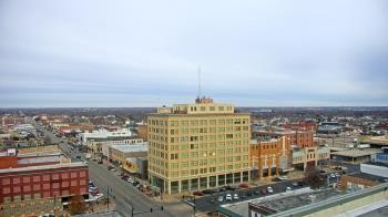 Weather camera view of First National Bank-Hutchinson.
