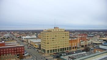 Weather camera view of First National Bank-Hutchinson.