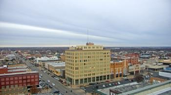 Weather camera view of First National Bank-Hutchinson.