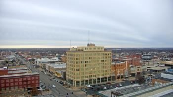 Weather camera view of First National Bank-Hutchinson.