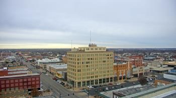 Weather camera view of First National Bank-Hutchinson.