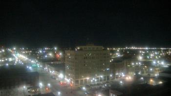 Weather camera view of First National Bank-Hutchinson.