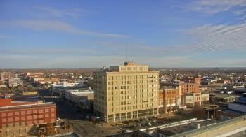 Weather camera view of First National Bank-Hutchinson.