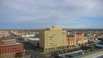 Weather camera view of First National Bank-Hutchinson.