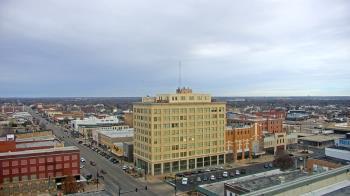 Weather camera view of First National Bank-Hutchinson.