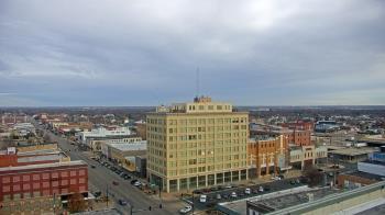 Weather camera view of First National Bank-Hutchinson.