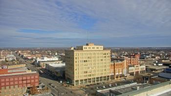 Weather camera view of First National Bank-Hutchinson.