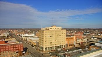 Weather camera view of First National Bank-Hutchinson.