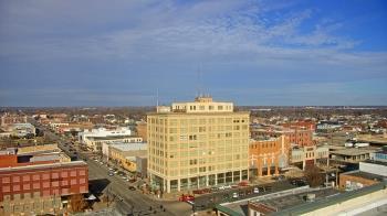 Weather camera view of First National Bank-Hutchinson.