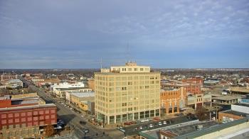 Weather camera view of First National Bank-Hutchinson.