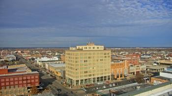 Weather camera view of First National Bank-Hutchinson.