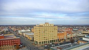 Weather camera view of First National Bank-Hutchinson.