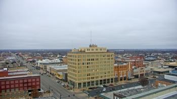 Weather camera view of First National Bank-Hutchinson.