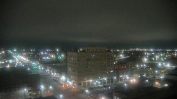 Weather camera view of First National Bank-Hutchinson.