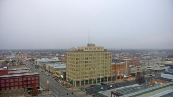 Weather camera view of First National Bank-Hutchinson.