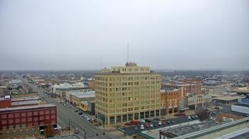 Weather camera view of First National Bank-Hutchinson.