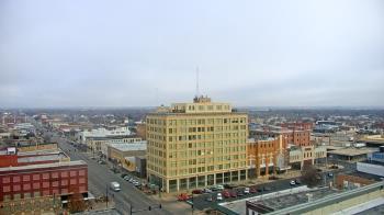 Weather camera view of First National Bank-Hutchinson.