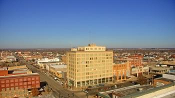 Weather camera view of First National Bank-Hutchinson.