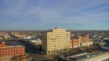 Weather camera view of First National Bank-Hutchinson.