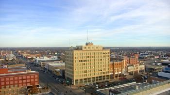 Weather camera view of First National Bank-Hutchinson.