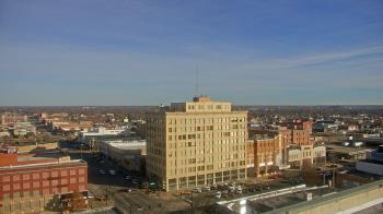 Weather camera view of First National Bank-Hutchinson.