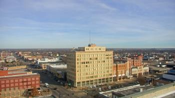 Weather camera view of First National Bank-Hutchinson.