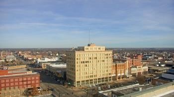 Weather camera view of First National Bank-Hutchinson.