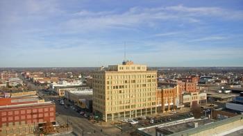 Weather camera view of First National Bank-Hutchinson.