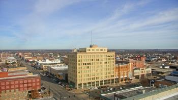 Weather camera view of First National Bank-Hutchinson.