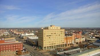 Weather camera view of First National Bank-Hutchinson.