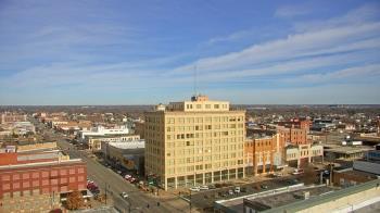Weather camera view of First National Bank-Hutchinson.