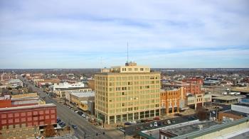 Weather camera view of First National Bank-Hutchinson.