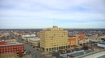 Weather camera view of First National Bank-Hutchinson.