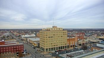 Weather camera view of First National Bank-Hutchinson.