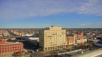 Weather camera view of First National Bank-Hutchinson.