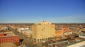 Weather camera view of First National Bank-Hutchinson.