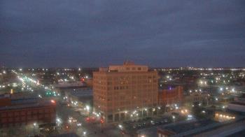 Weather camera view of First National Bank-Hutchinson.