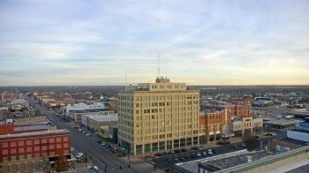 Weather camera view of First National Bank-Hutchinson.