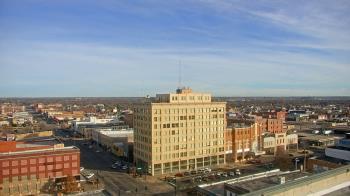 Weather camera view of First National Bank-Hutchinson.