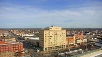 Weather camera view of First National Bank-Hutchinson.
