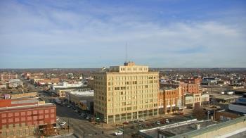 Weather camera view of First National Bank-Hutchinson.