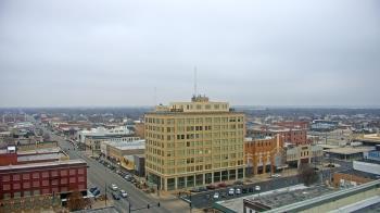Weather camera view of First National Bank-Hutchinson.